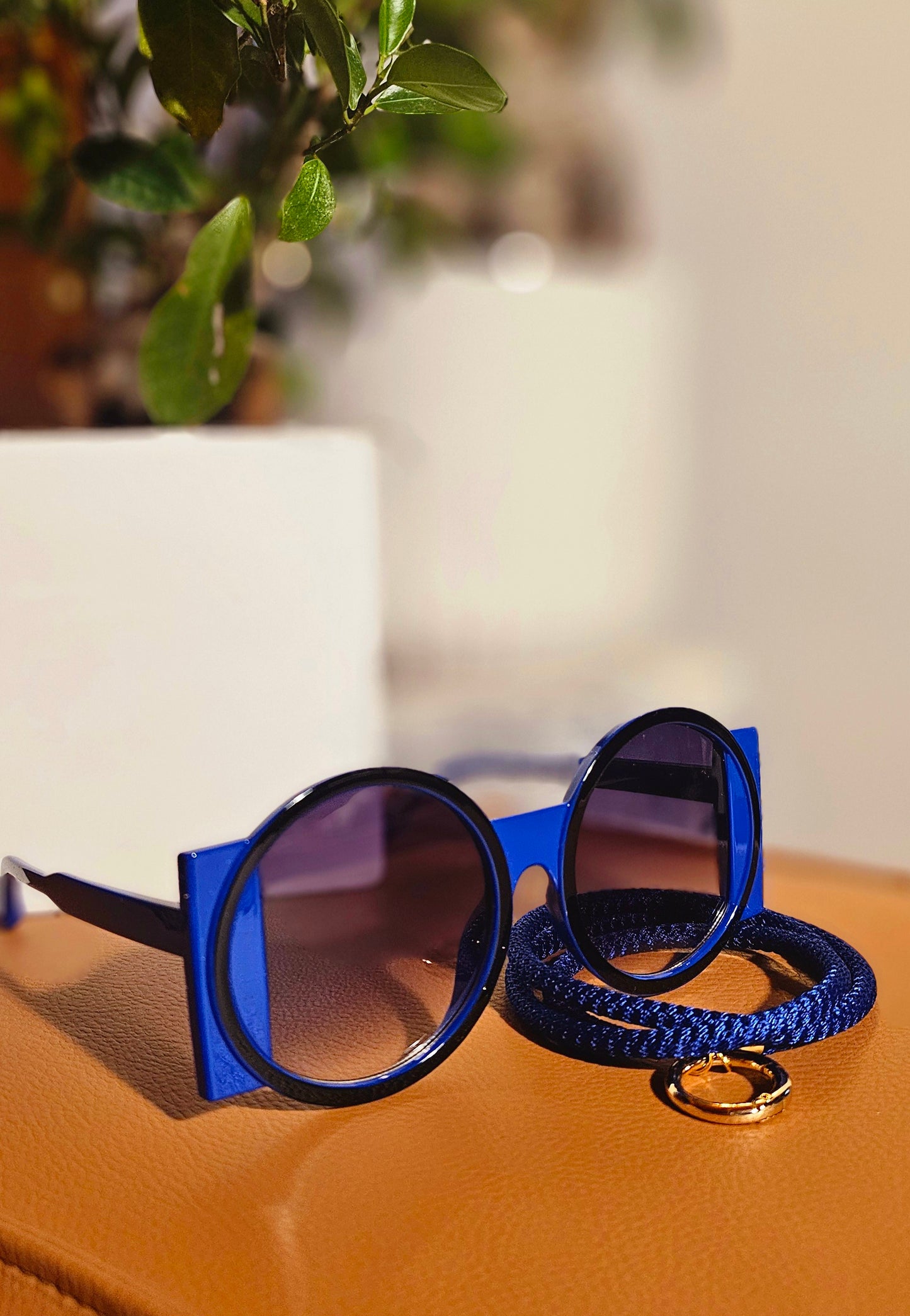 Occhiale Diva da sole con laccio e custodia