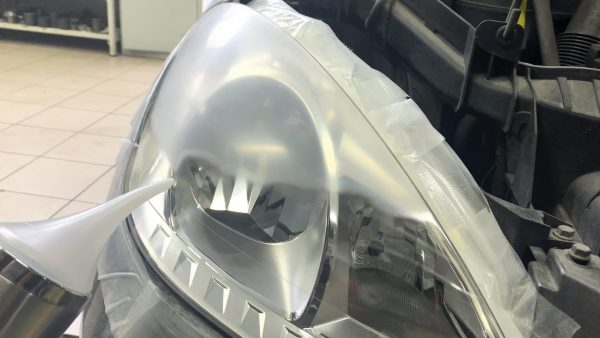 KIT PER LUCIDATURA E RIPRISTINO DELLE PLASTICHE DEI FANALI CON LIQUIDO POLIMERO